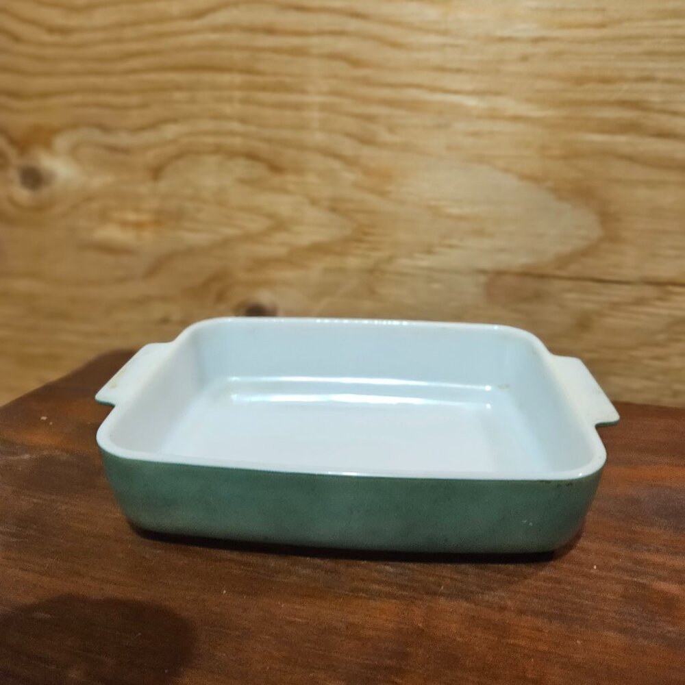 Pyrex green casserole dish